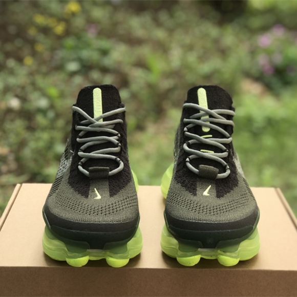 Nike Air Max Scorpion Flyknit - Picture 2 of 9